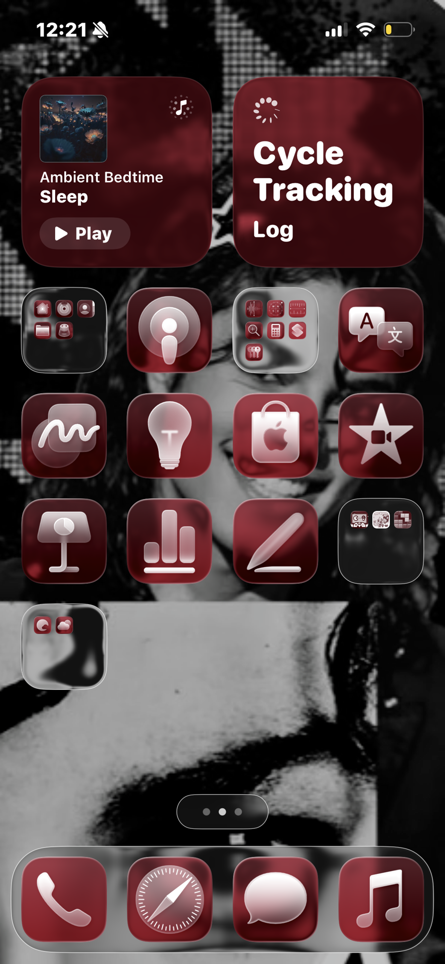I changed my wall paper is on there!!