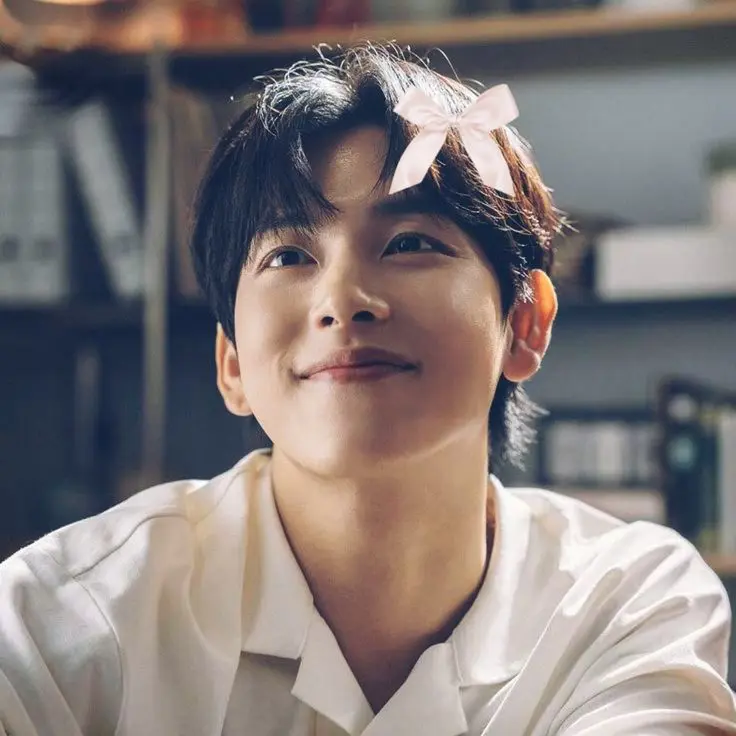Photo shared on KpopVisage