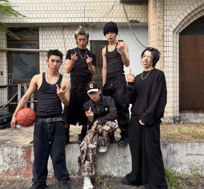 ୨୧ day 06 of recommending similar artists ୨୧ if you like , you might like 🛹 ౿ youthful hip-hop + laid-back energy