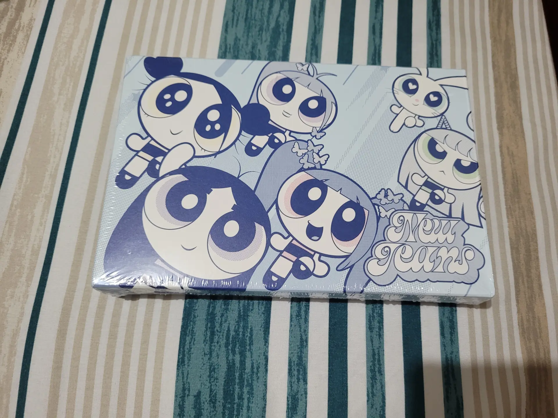 I'm sooo happy because i finally have my album 😆💕 it's so awesome buying something of the ppl u admire the most! So i'm already thinking of which my next album will be maybe another one (i want…