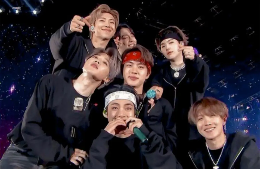 HAPPY 13TH ANNIVERSARY ! 💜 Since today is such a special day, I wanted to talk about how important are to me. Back in 2013, when they debuted, I was only 4 years old. I remember seeing them on the news, and my eyes…