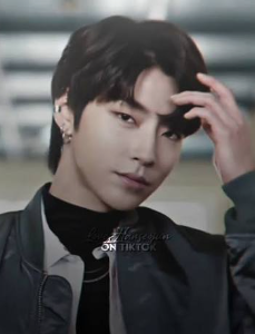 Look at this fine shawty bae han seo frfrfrfrfrfrfrf