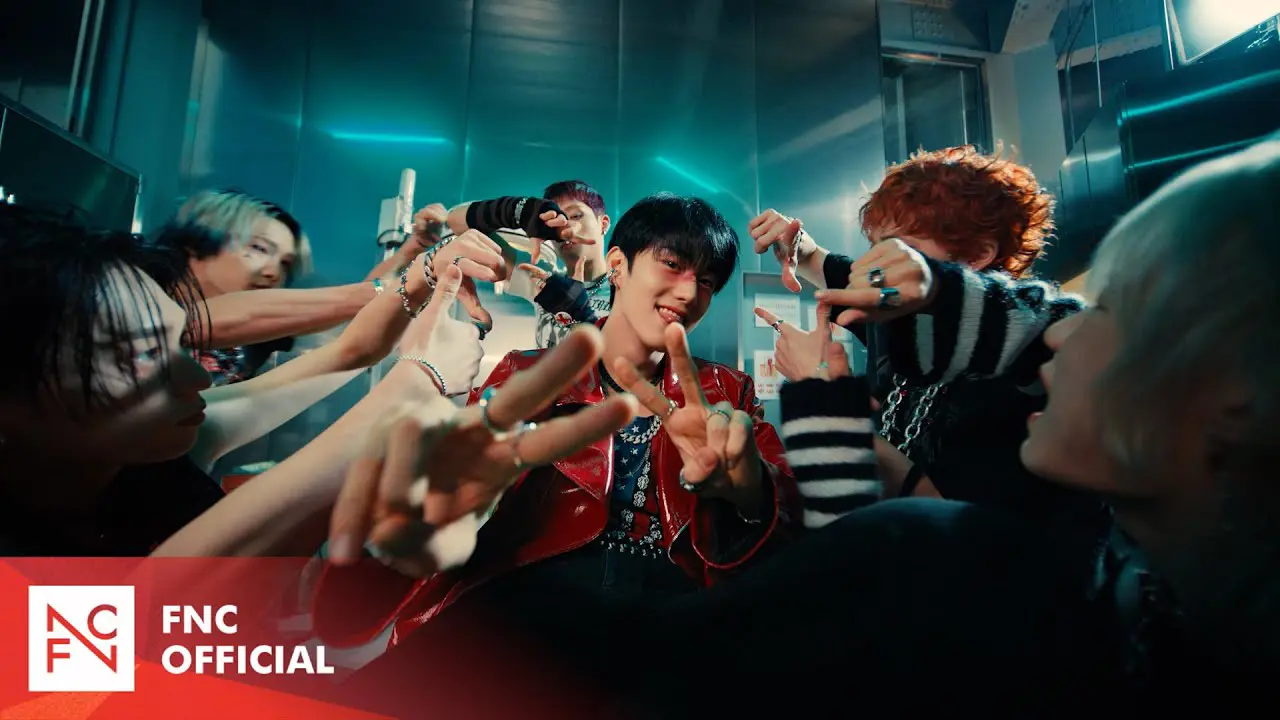 GOODNIGHT CHAATT!! ᶻ 𝗓 𐰁 .ᐟ *12:11am* **song rec of the night:** killin' it by ╴their best era next to sad song i do NAWT care n ik a lot of ppl will agree w me ╴also this has my fav styling like?? EVER???? everyt…