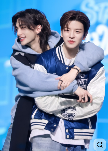**Me and my pookie ✨@MoonlitStay✨ have matching pfps again yayaya.THANK YOUR for being my Hyunjin to my ** **I love you so much pookieee💖**