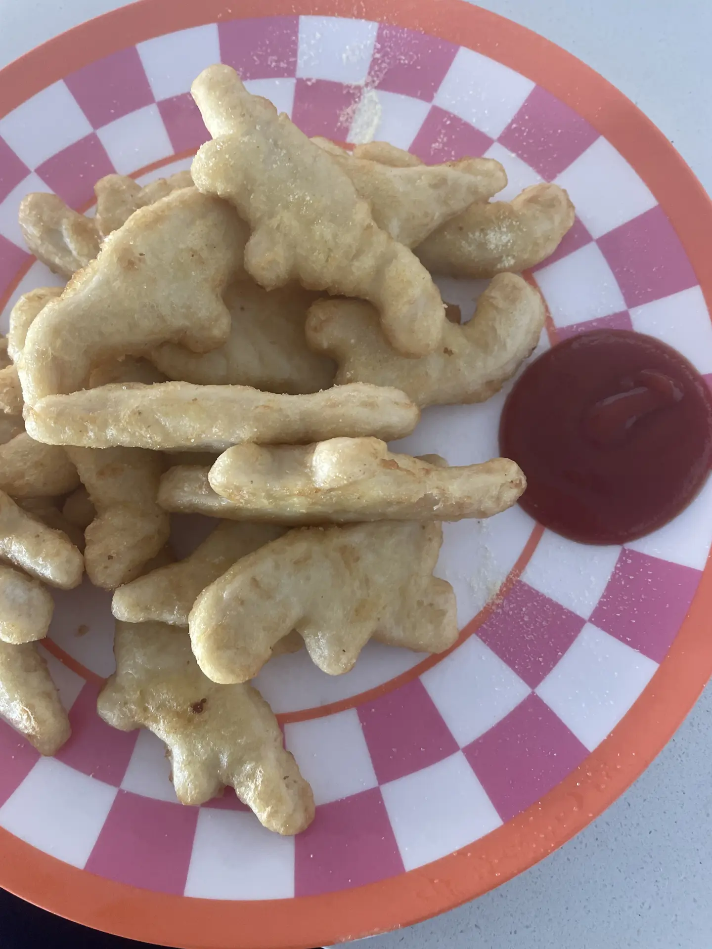 nuggies >: 3