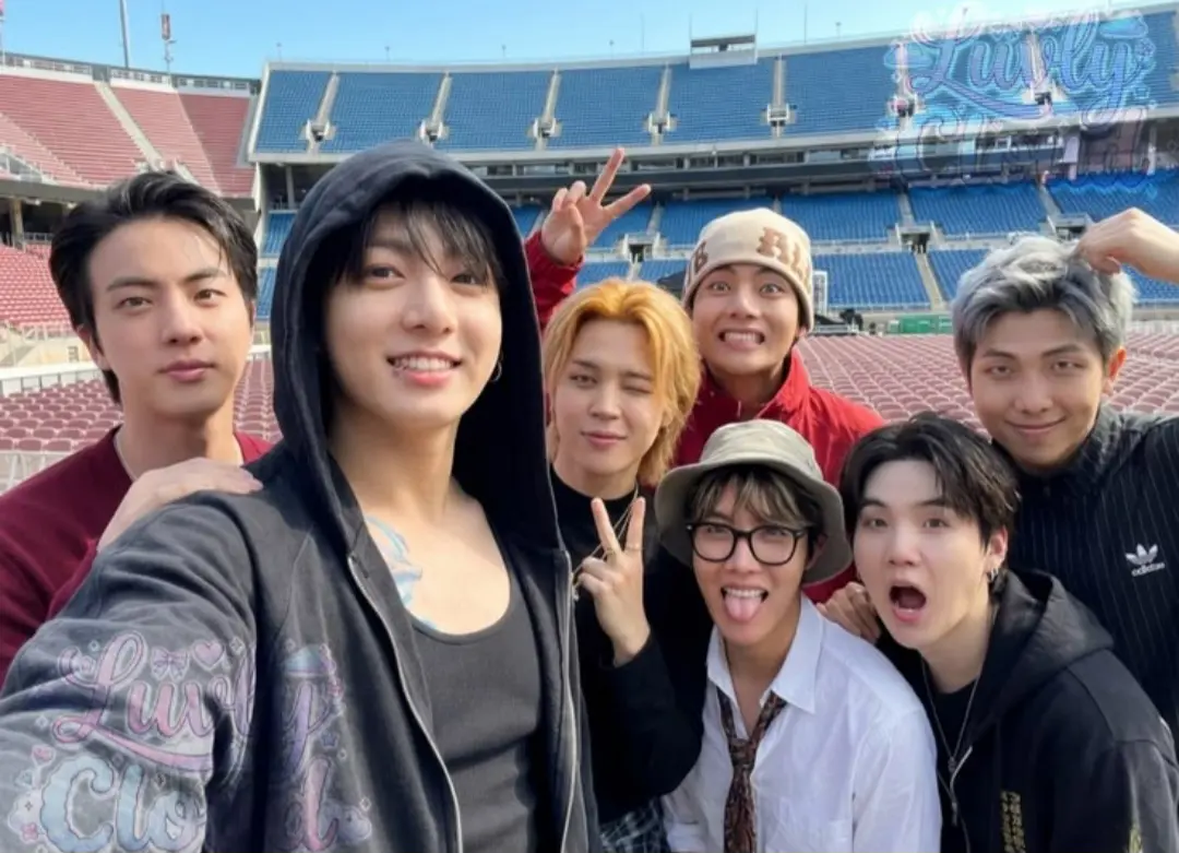 HAPPY 13TH ANNIVERSARY ! 💜 Since today is such a special day, I wanted to talk about how important are to me. Back in 2013, when they debuted, I was only 4 years old. I remember seeing them on the news, and my eyes…