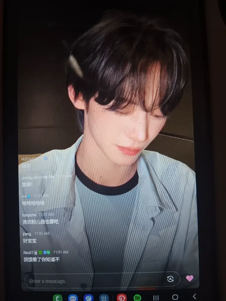 Chat media