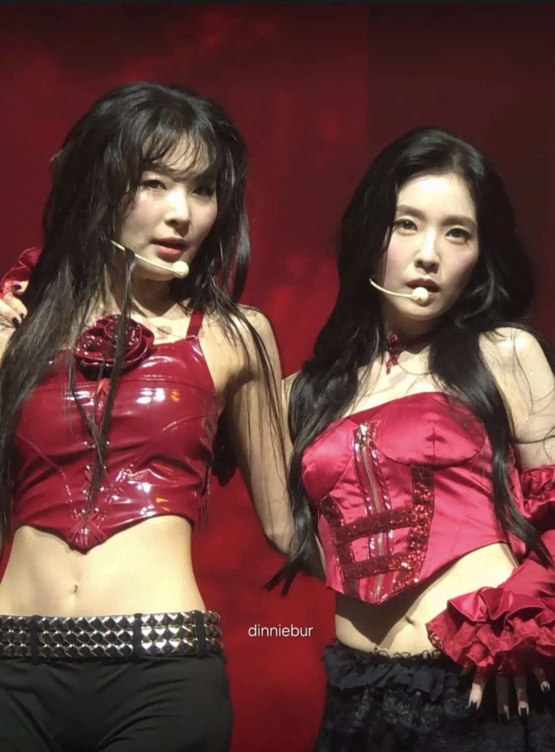 HEAR ME OUT WHAT IF THE IRRESISTIBLE DUO (SEULGI AND ) AND RED LIGHTS DUO (HYUNJIN AND ) DID A COLLAB SONG? I KNOW IT WOULD BE THE MOST FREAKIEST SONG