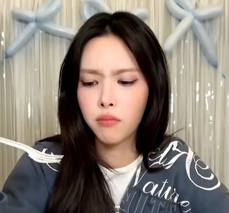Me when the food flavor is not good (sorry idk what to post😔) :