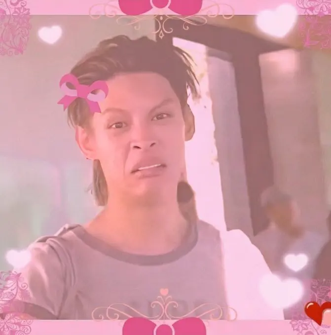 I spent so many hours looking for an editing app just to do this (im sorry )💕