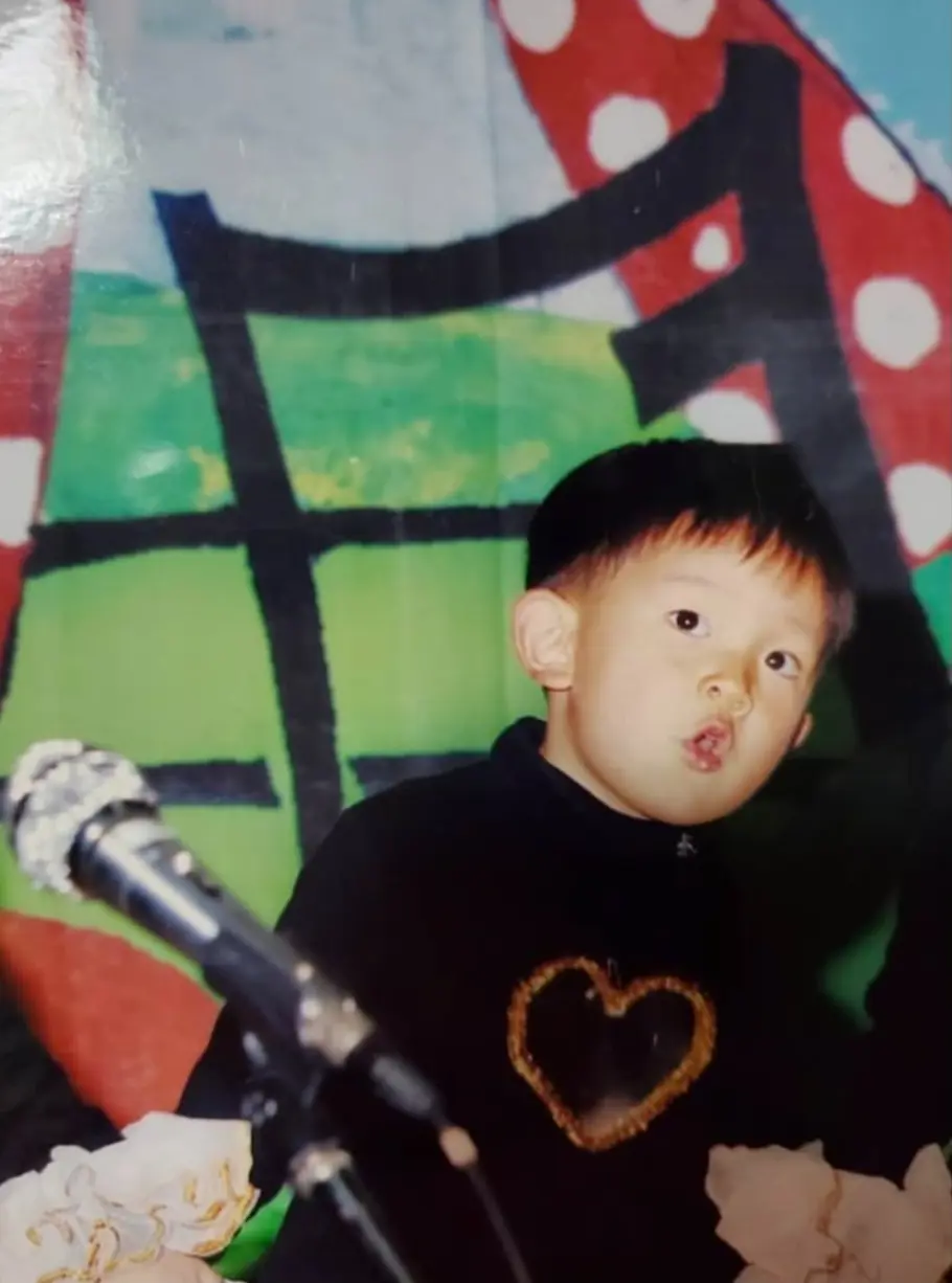 Hearing about his past...makes me realise how he really is💗. Oh,Heeseung/ you are so loved by evers and engenes🫂 hope to see you shine and happy