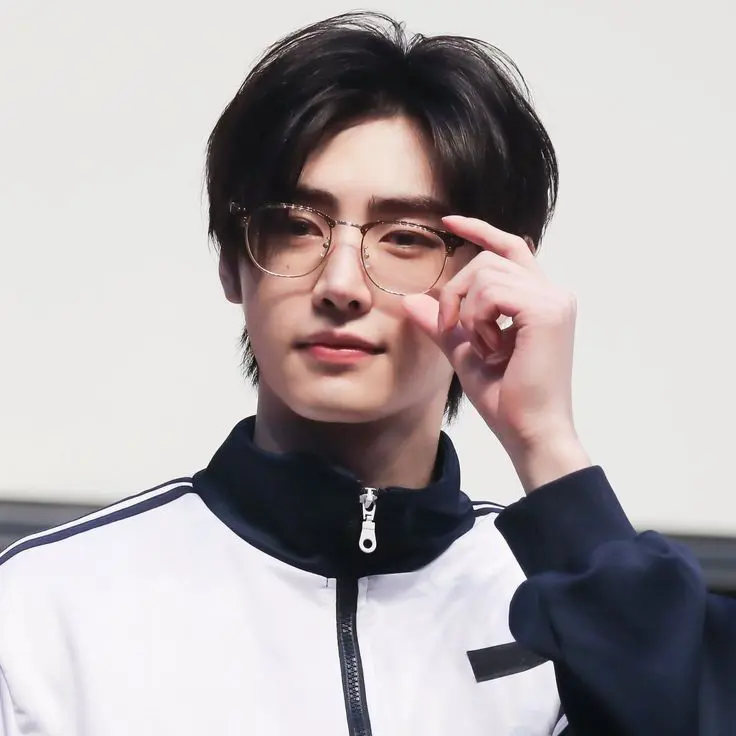 Post media