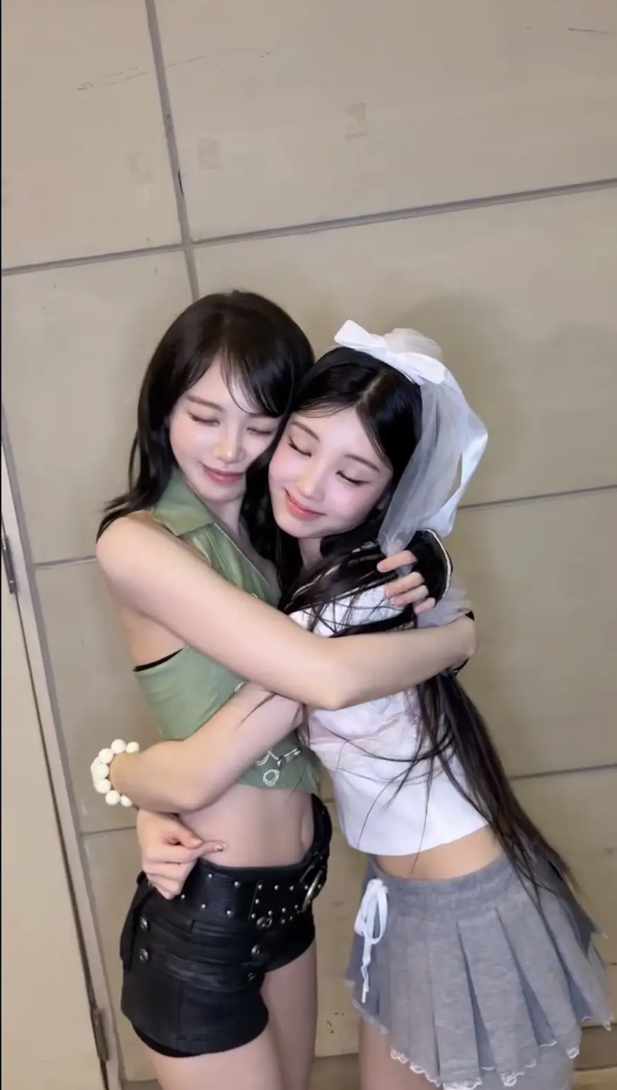 Btw I’m so freaking happy that Chaewon and Wonhee made that reel together cause now I have this cute af pic of them❤️