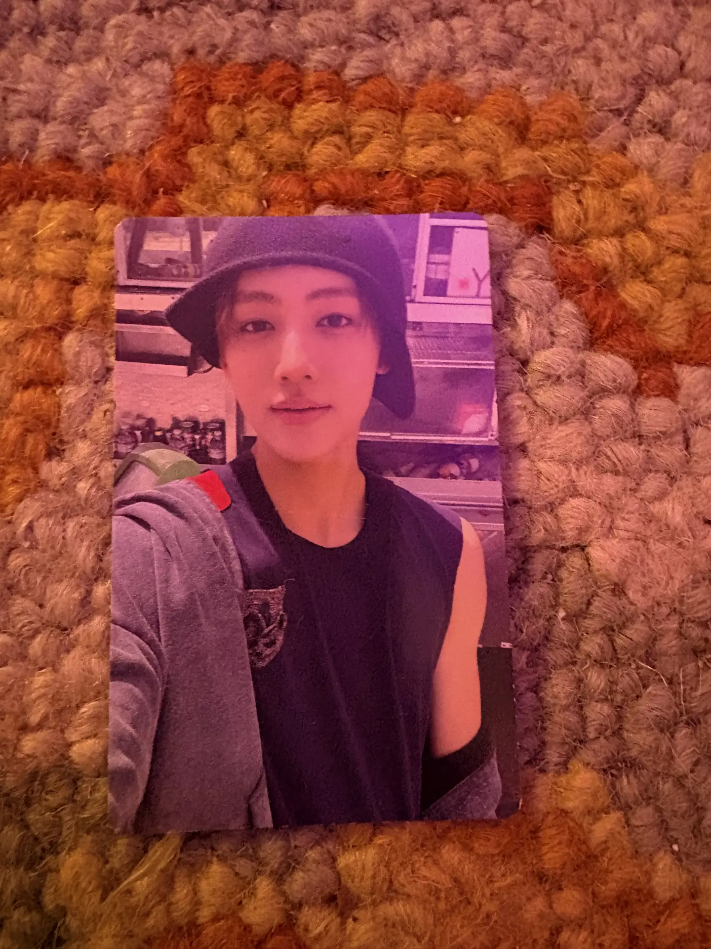 @CHANNIEskz yrenddd my favorite photocardsssss Please don’t mind the weird lighting