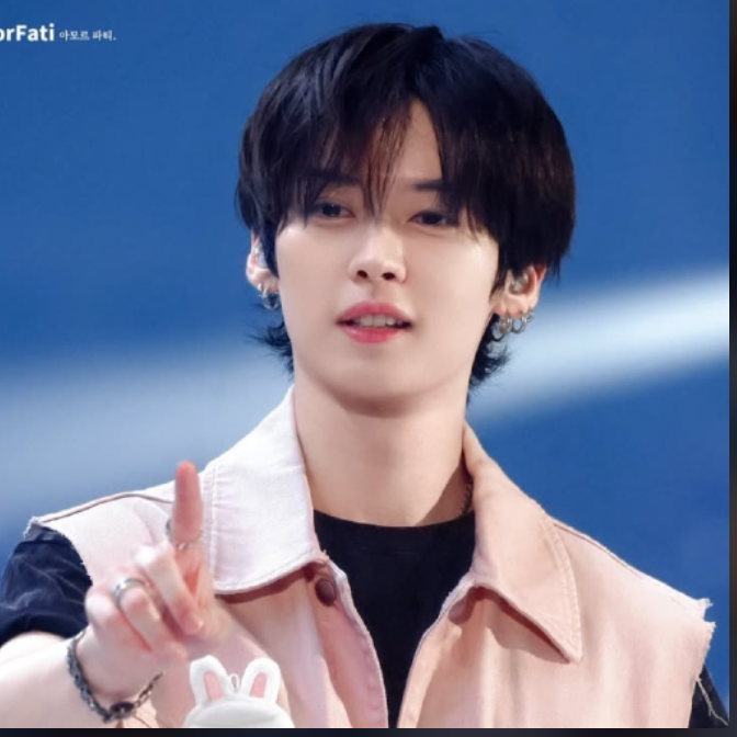 Is it just me thinking or these Two looks similar 😆