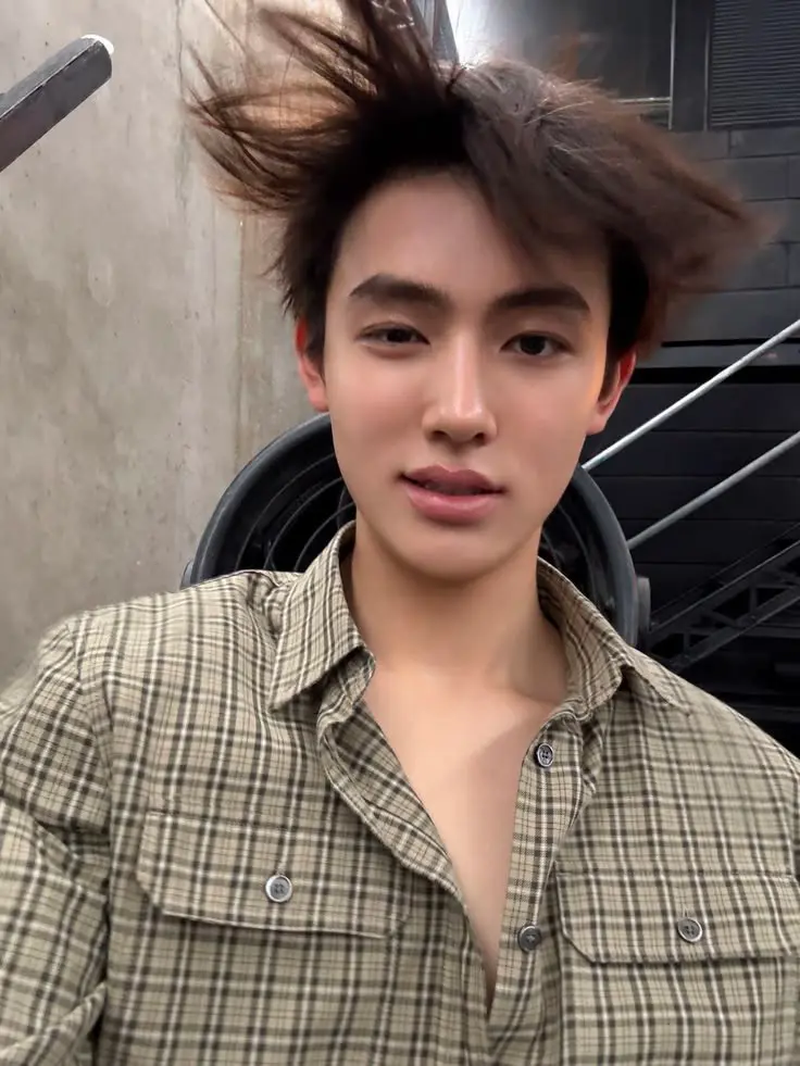 Looks like he went to 's salon ☝😭