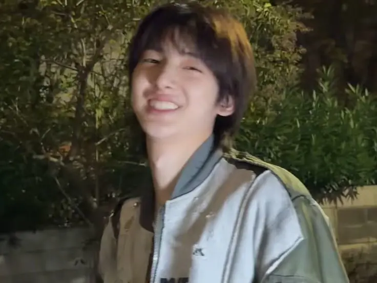 when said has never had any girl friends i was like idk why but that made me like him even more his future girlfriend is probably gonna be the first girl to be that close to him a…
