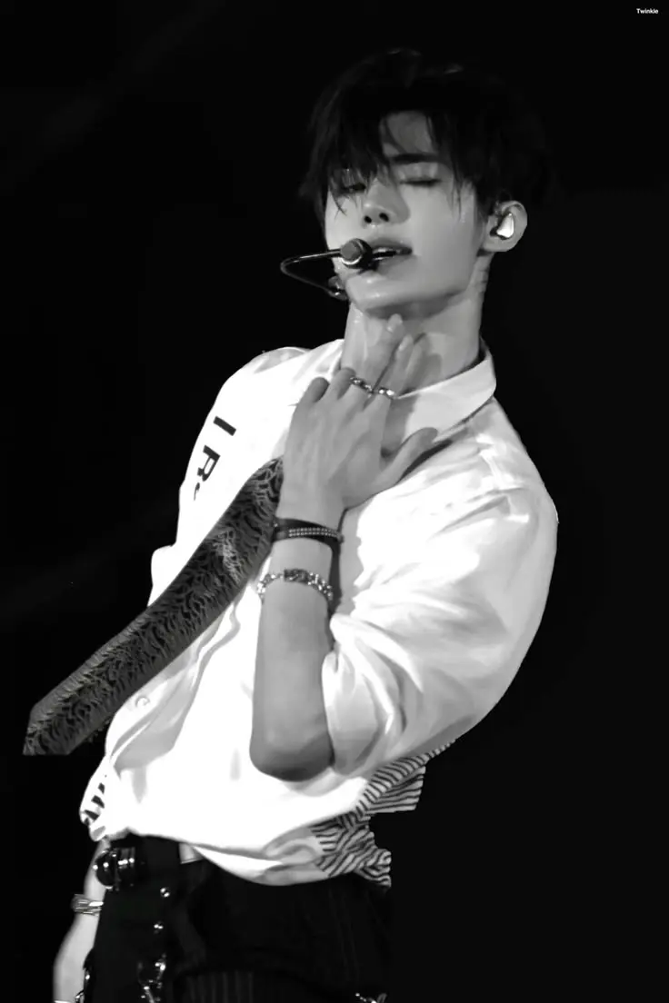 WEAR OR TEAR IM DOING BANGCHAN NEXT CLOSED MY EYES AND RANDOMLY PICKED