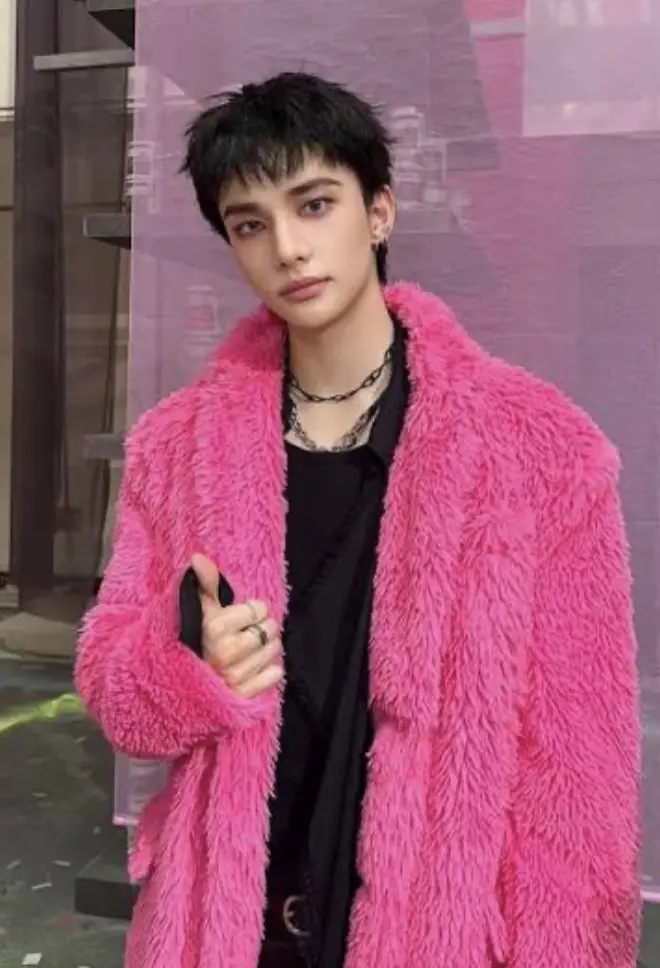 You can’t deny it… this has to be the best thing Hyunjin has ever worn in his life🩷🤍🖤 i still freak out every time I see it….