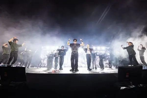dominATE: celebrATE encore StrayKids