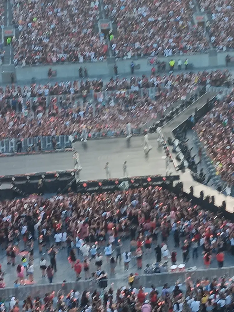 Stray Kids Dominate World Tour