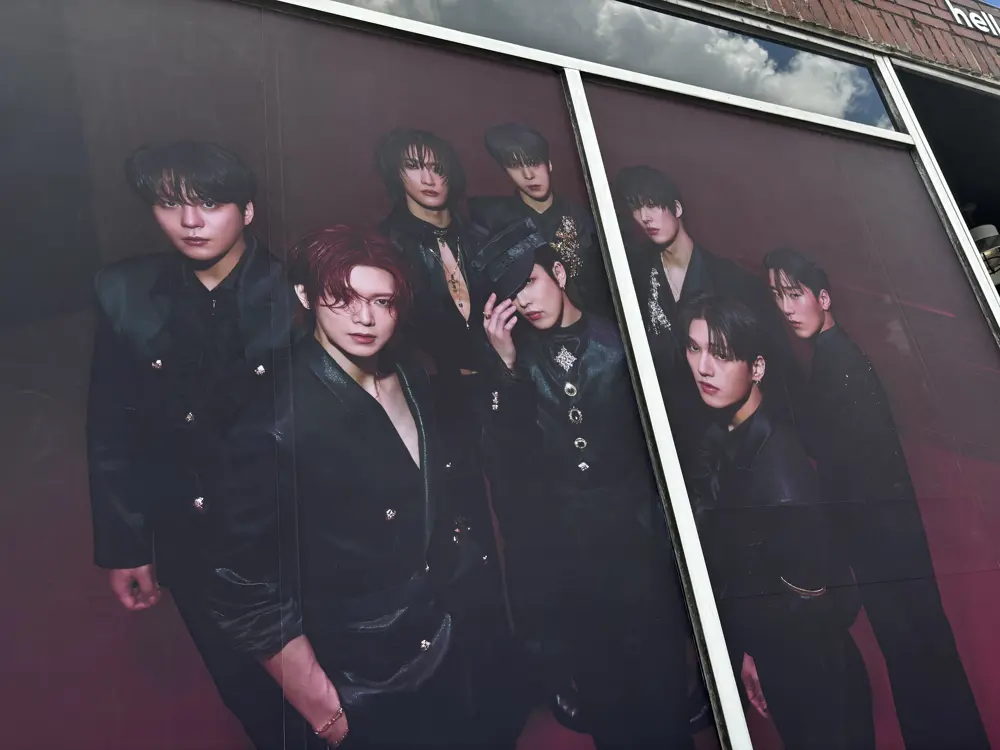 ATEEZ WORLD TOUR 4