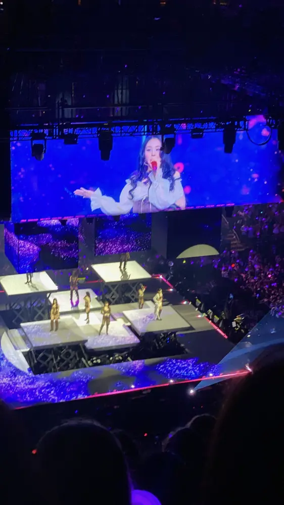 TWICE THIS IS FOR WORLD TOUR 4