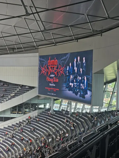 Stray Kids World Tour <dominATE>