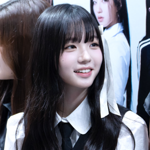Kim ChaeWon gallery image