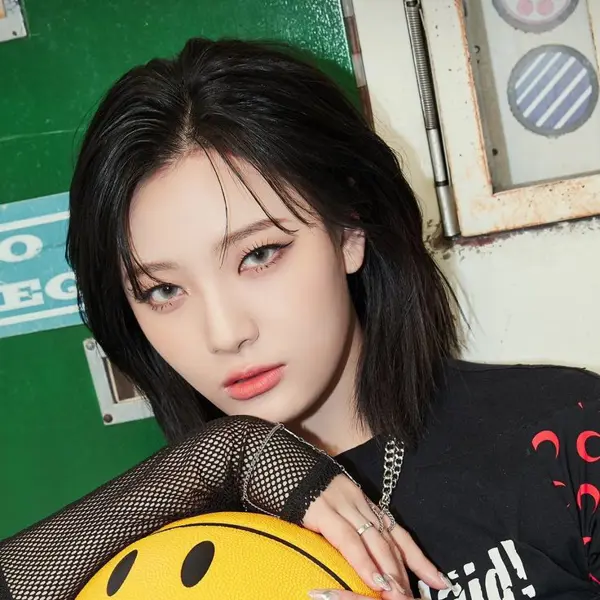 Moon Sua gallery image