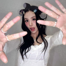 Chaeyoung gallery image