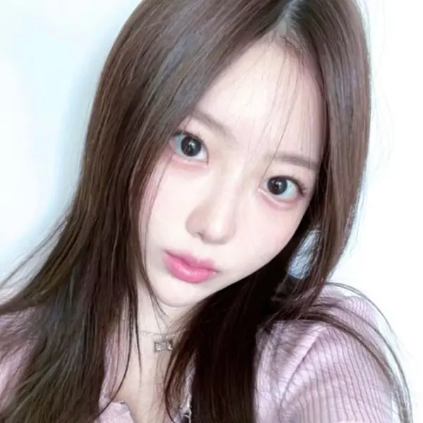 YunSeo gallery image