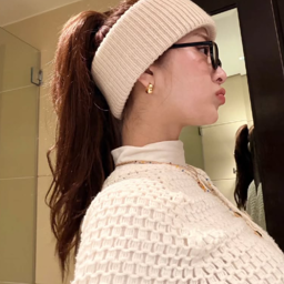 Huh Yunjin gallery image