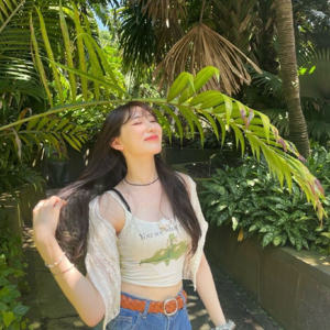 Chaeyeon gallery image