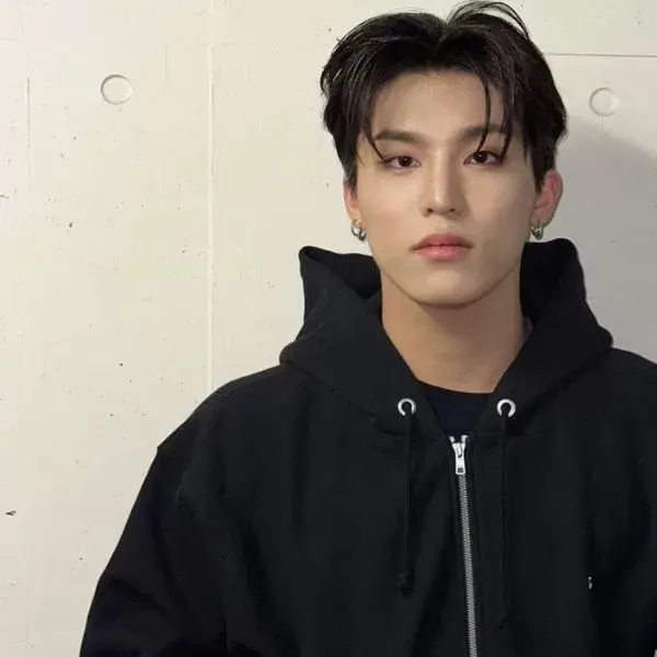 Park Jeongwoo gallery image