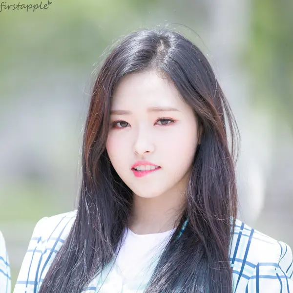 Olivia Hye gallery image