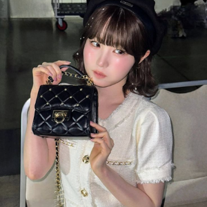 Hitomi gallery image