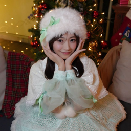 Kana Itakura gallery image