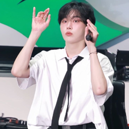 Seungkwan gallery image