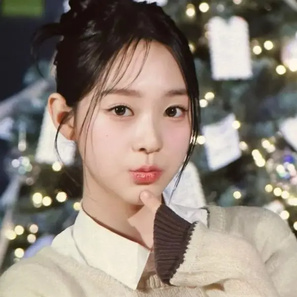 Kim SooMin gallery image