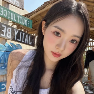 Kim SooMin gallery image