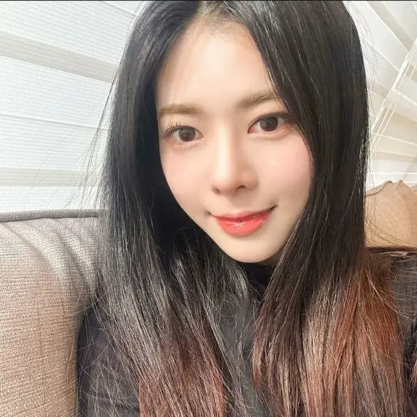 DaHyun gallery image