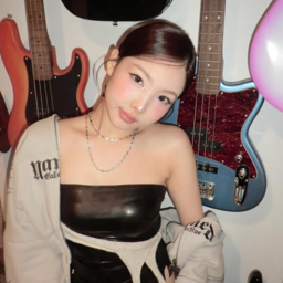 Nayeon gallery image