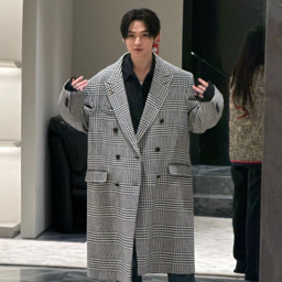 Lee Know gallery image