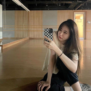 Chaeyeon gallery image