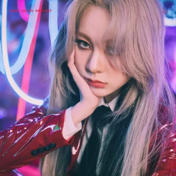 YiYeon gallery image