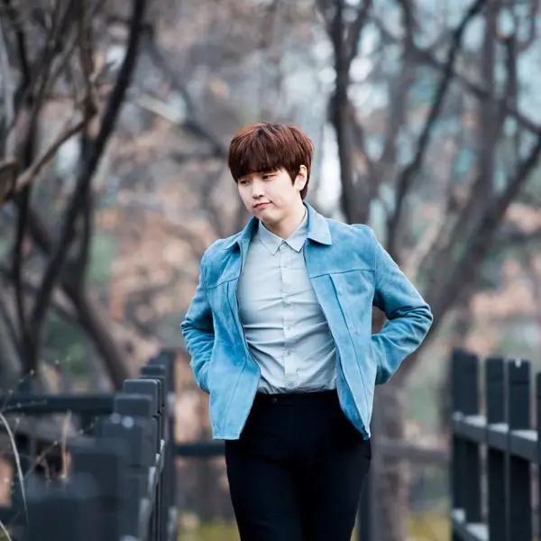 Gambar galeri Lee Junghwan