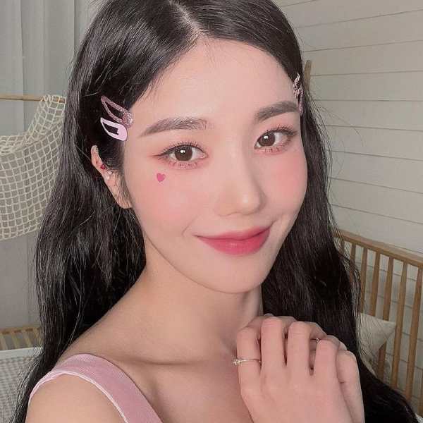 Eunbi gallery image