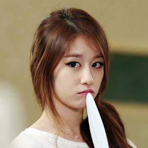 Jiyeon gallery image