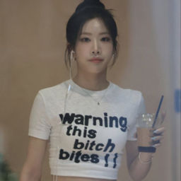 Kim Lip gallery image